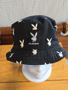 PLAYBOY Reversible Bucket Hat